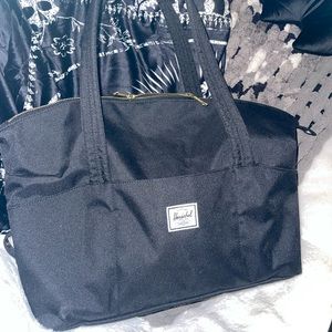 Herschel Tote
